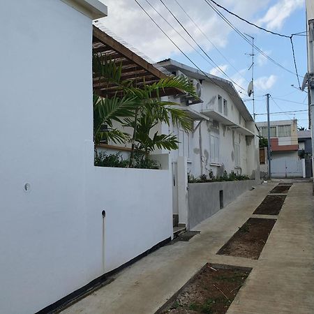 סיינט דניס Studio Pour Jusqu'A 4 Personnes Proche De L'Hopital Et Du Centre Ville מראה חיצוני תמונה